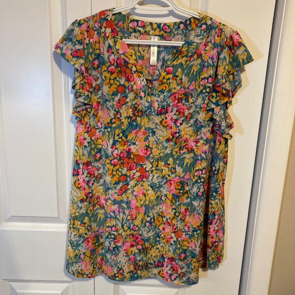 Dear Scarlett Short Sleeve Flowy Blouse, Size XL - Picture 1 of 4